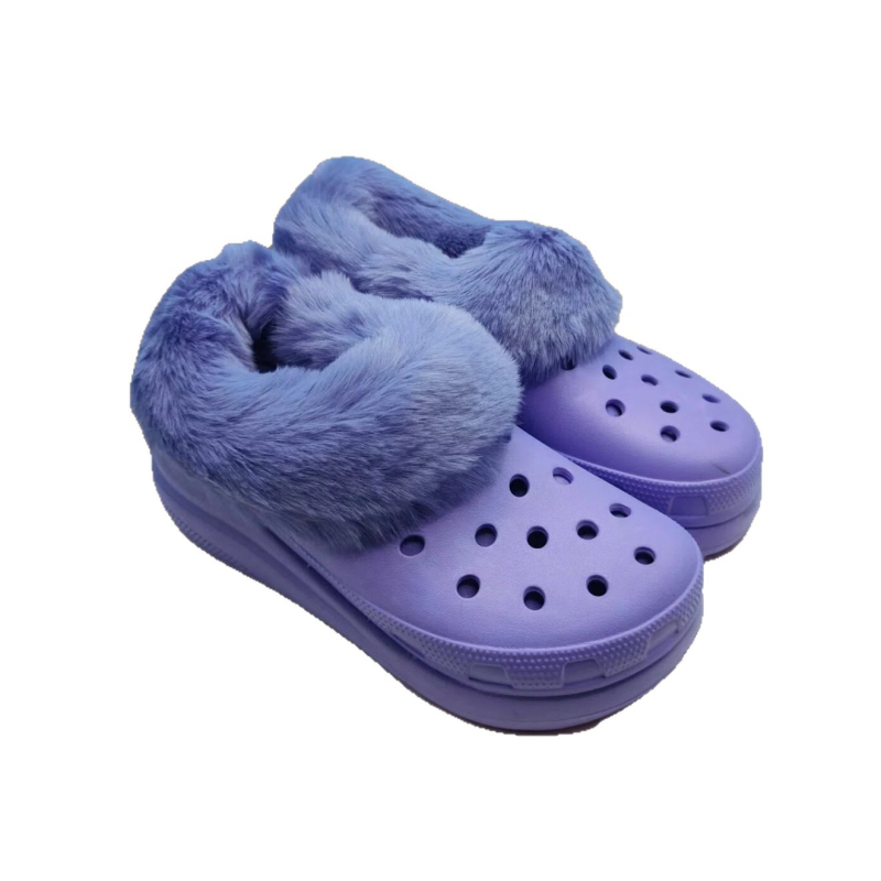 Ženske Crocs-stil sandale s plišastom podstavom i dizajnom rupa u obliku oblaka, 6 cm povećanje visine, EVA gornji dio i potplat, protuklizni potplat.