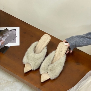 Puhaste papuče s kliničkim potpeticama i uskim vrhom — Korejska verzija; gornji i unutarnji materijal: super fiber; proljeće 2025