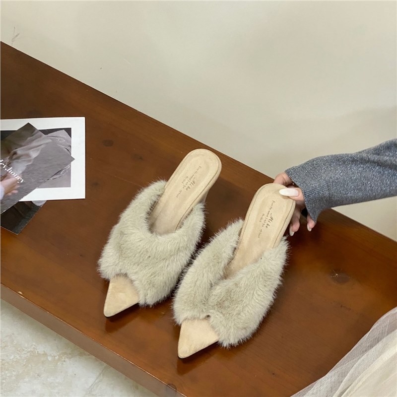 Puhaste papuče s kliničkim potpeticama i uskim vrhom — Korejska verzija; gornji i unutarnji materijal: super fiber; proljeće 2025