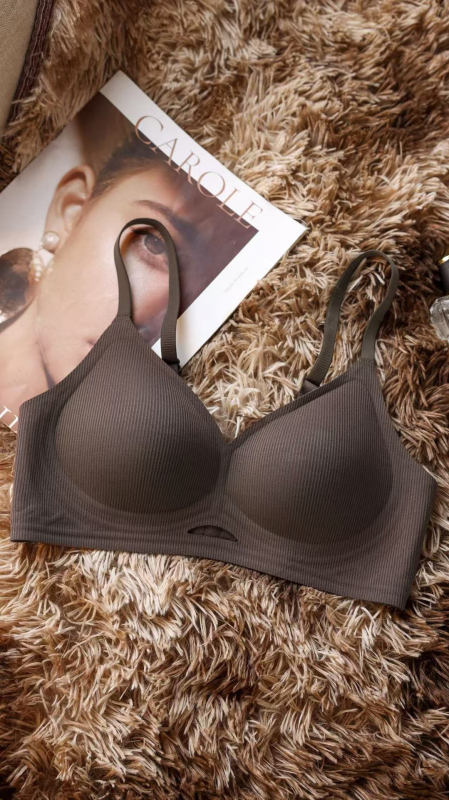 Gademe αδιάβροχο λατεξ σουτιέν χωρίς ραφές, push-up, σταθερές διπλές τιράντες, πίσω κούμπωμα τριών σειρών, λεπτές molded cups