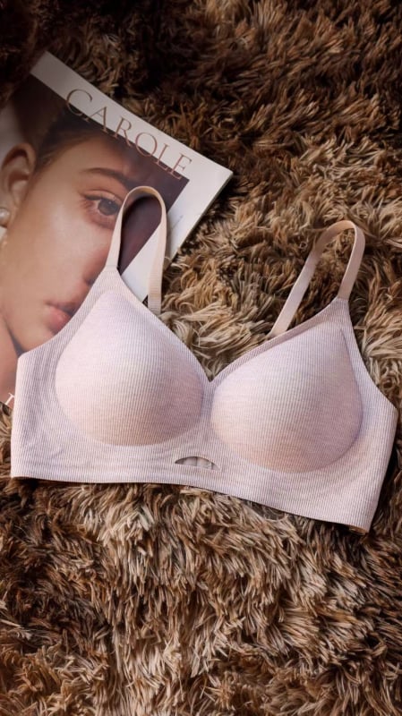 Gademe αδιάβροχο λατεξ σουτιέν χωρίς ραφές, push-up, σταθερές διπλές τιράντες, πίσω κούμπωμα τριών σειρών, λεπτές molded cups