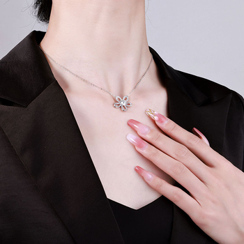 Огърлица от 925 сребро с Moissanite — кух медальон със слънчоглед и камелия, многослоен синджир, дължина 41–50 см, лек луксозен стил