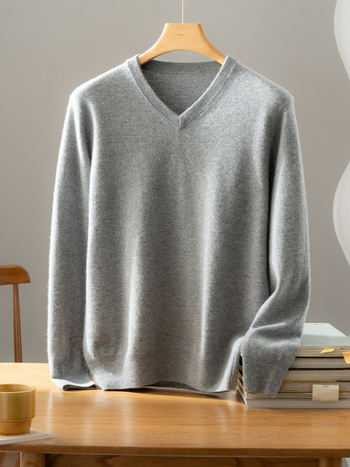 Lukasa кашмирен пуловер с V-образно деколте, свободен силует, дълги ръкави, 30–35% кашмир
