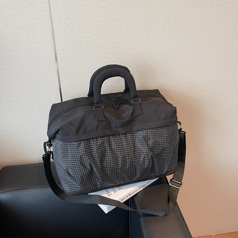 Putna torba, proširiva, lagana, gradski minimalistički stil (Kapacitet: 20–35 L; Materijal: platno; Podstava: poliester; Funkcije: prozračna, otporna na habanje, odjeljak za suho i mokro; Stil: gradska jednostavnost)