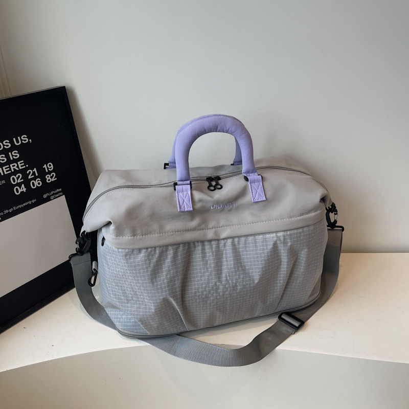 Putna torba, proširiva, lagana, gradski minimalistički stil (Kapacitet: 20–35 L; Materijal: platno; Podstava: poliester; Funkcije: prozračna, otporna na habanje, odjeljak za suho i mokro; Stil: gradska jednostavnost)