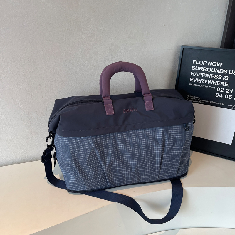 Putna torba, proširiva, lagana, gradski minimalistički stil (Kapacitet: 20–35 L; Materijal: platno; Podstava: poliester; Funkcije: prozračna, otporna na habanje, odjeljak za suho i mokro; Stil: gradska jednostavnost)