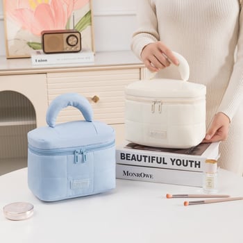 Geantă Stef Cloud din nylon pentru cosmetice – formă cubică, multifuncțională pentru machiaj, igienă și călătorii