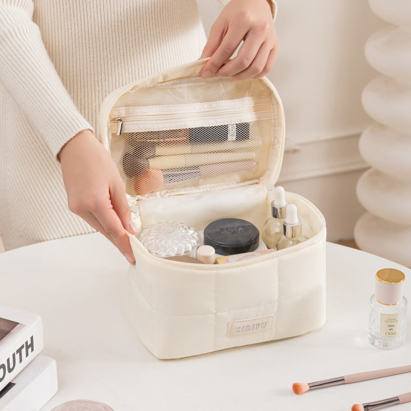 Geantă Stef Cloud din nylon pentru cosmetice – formă cubică, multifuncțională pentru machiaj, igienă și călătorii