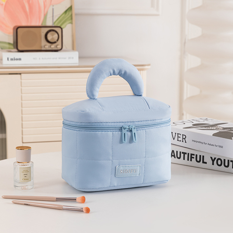 Geantă Stef Cloud din nylon pentru cosmetice – formă cubică, multifuncțională pentru machiaj, igienă și călătorii