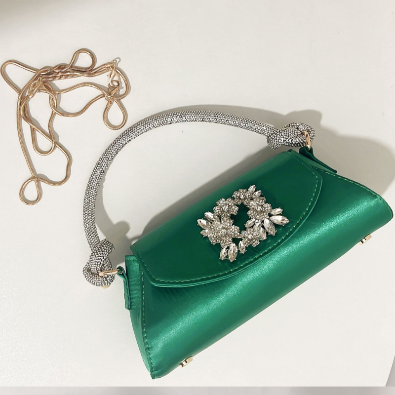 Елегантна вечерна чанта с урбанистичен стил, копринена материя, хоризонтална квадратна форма, магнитно закопчаване, вътрешен джоб за телефон и джоб за лична карта