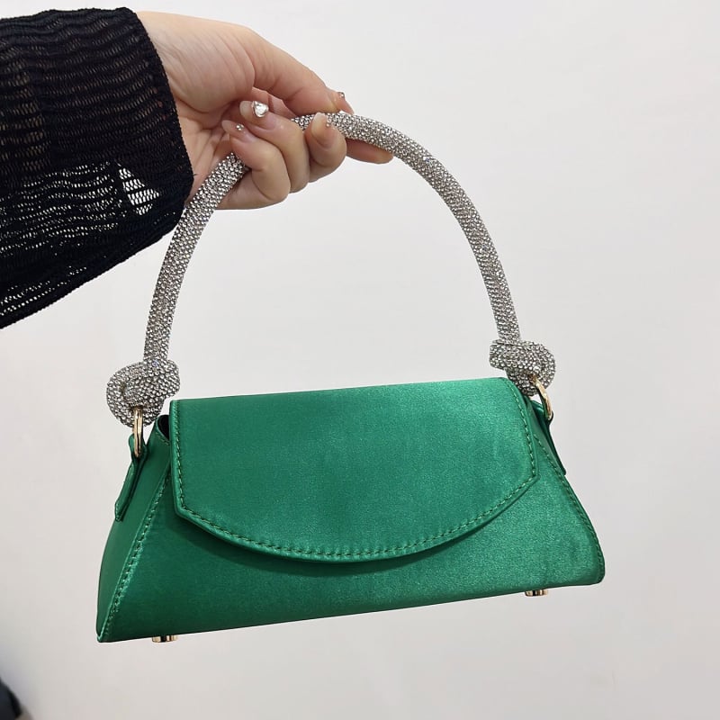 Елегантна вечерна чанта с урбанистичен стил, копринена материя, хоризонтална квадратна форма, магнитно закопчаване, вътрешен джоб за телефон и джоб за лична карта