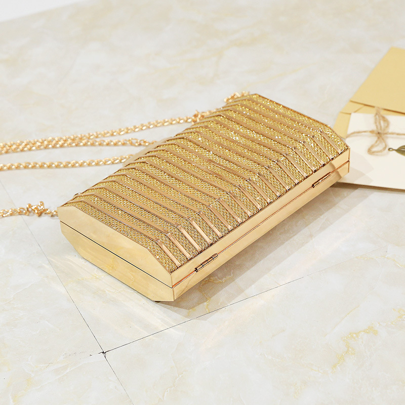 Večernja metalna clutch torbica, kvadratnog oblika, ručna izrada, zatvarač