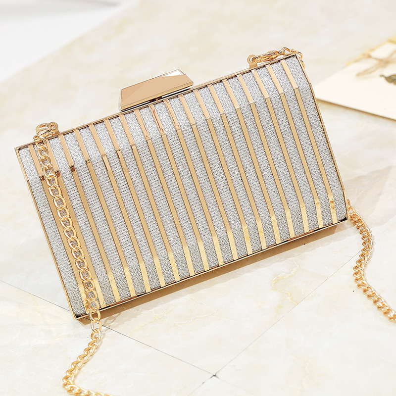 Večernja metalna clutch torbica, kvadratnog oblika, ručna izrada, zatvarač
