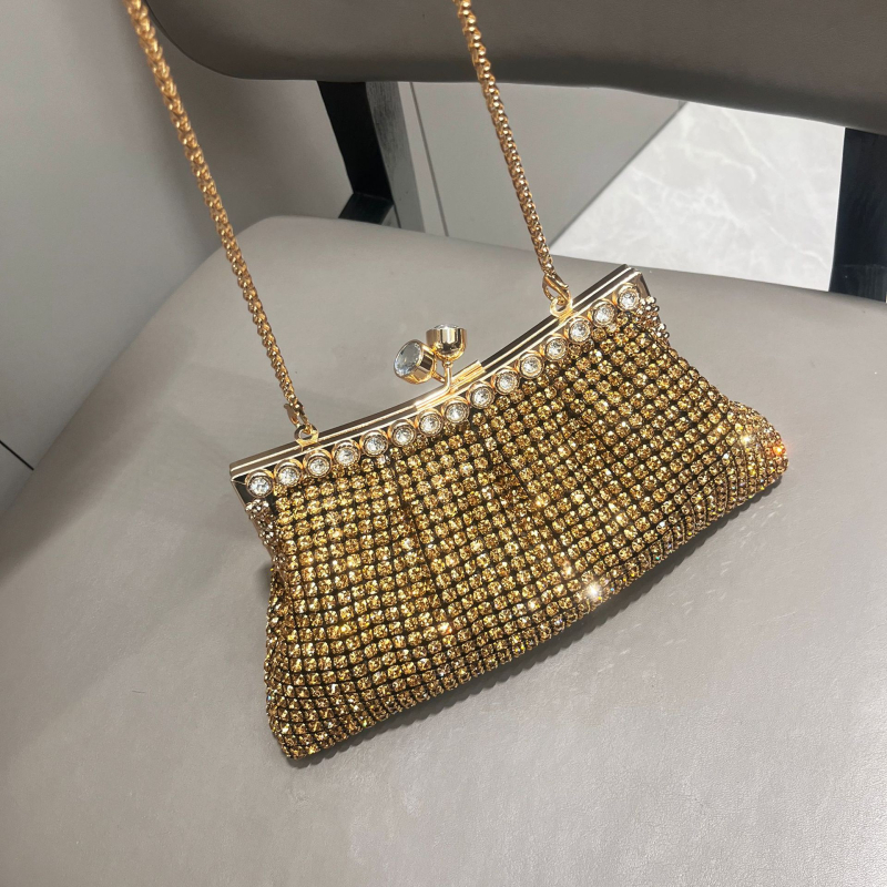 Večernja clutch torbica s lancem, školjkasti oblik, zatvaranje na klik, podstava od poliestera, stil Cloud Pack, za svakodnevnu upotrebu