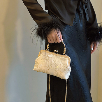 Ръчна чанта от жакардова тъкан със закопчаване и джоб за мобилен телефон - стил национален тренд.