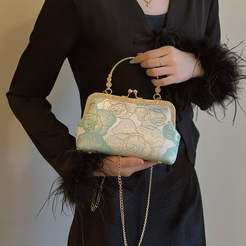 Ръчна чанта от жакардова тъкан със закопчаване и джоб за мобилен телефон - стил национален тренд.