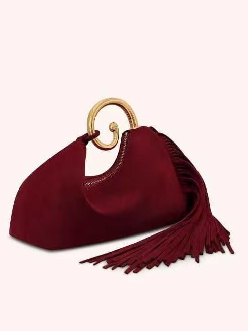 Дамска чанта - еленска кожа, ресни, матова текстура, хоризонтална квадратна форма, цип за отваряне, вътрешен джоб с цип - Зима 2025