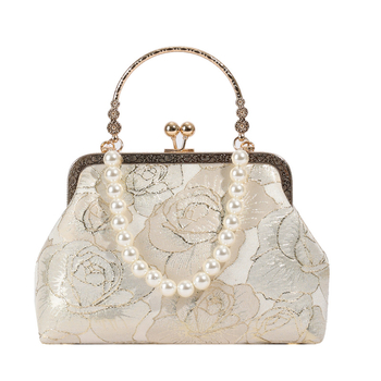 Дамска чанта за рамо тип черупка с текстурен жакард, откриване с кука, подплата полиестер, вътрешен джоб с цип