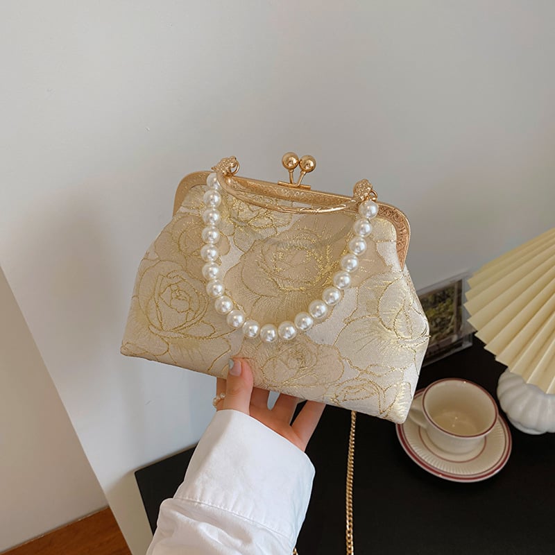 Дамска чанта за рамо тип черупка с текстурен жакард, откриване с кука, подплата полиестер, вътрешен джоб с цип