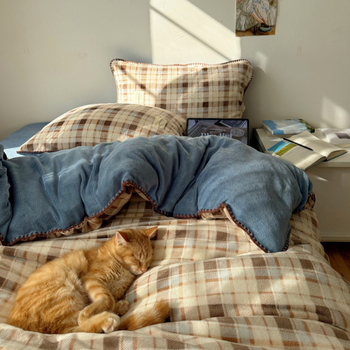 Tejbarna velúr anyagból készült négy részes ágyneműkészlet, dupla oldalas dunyházával | Geometriai minta | Reaktív nyomtatás és színezés | Tömeg 3500–4000 g