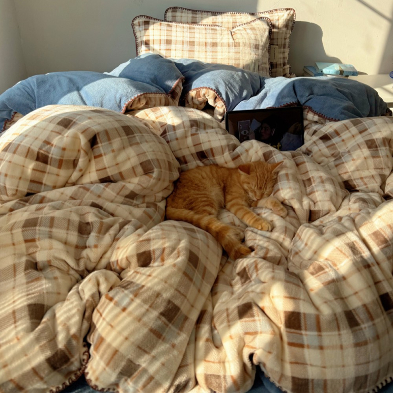 Tejbarna velúr anyagból készült négy részes ágyneműkészlet, dupla oldalas dunyházával | Geometriai minta | Reaktív nyomtatás és színezés | Tömeg 3500–4000 g