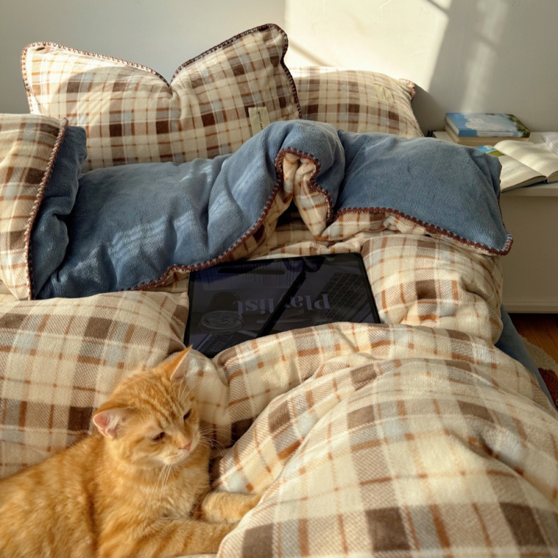 Tejbarna velúr anyagból készült négy részes ágyneműkészlet, dupla oldalas dunyházával | Geometriai minta | Reaktív nyomtatás és színezés | Tömeg 3500–4000 g