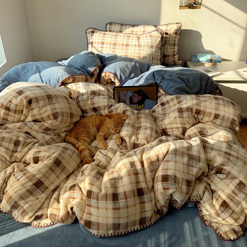 Tejbarna velúr anyagból készült négy részes ágyneműkészlet, dupla oldalas dunyházával | Geometriai minta | Reaktív nyomtatás és színezés | Tömeg 3500–4000 g