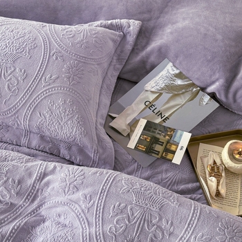 Tej-velúr ágyneműkészlet, négy darabos, jacquard quilt, növény mintázat, reaktív nyomtatás, súly 3000–3500 g, hercegnő stílus