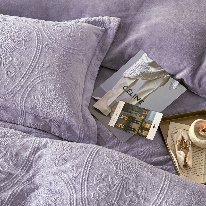 Tej-velúr ágyneműkészlet, négy darabos, jacquard quilt, növény mintázat, reaktív nyomtatás, súly 3000–3500 g, hercegnő stílus