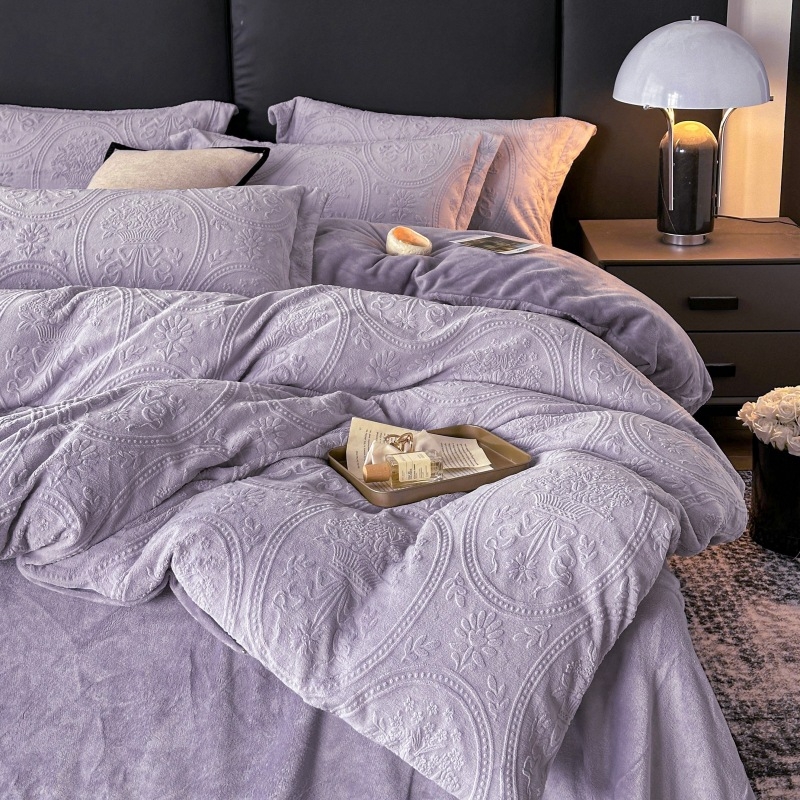 Tej-velúr ágyneműkészlet, négy darabos, jacquard quilt, növény mintázat, reaktív nyomtatás, súly 3000–3500 g, hercegnő stílus