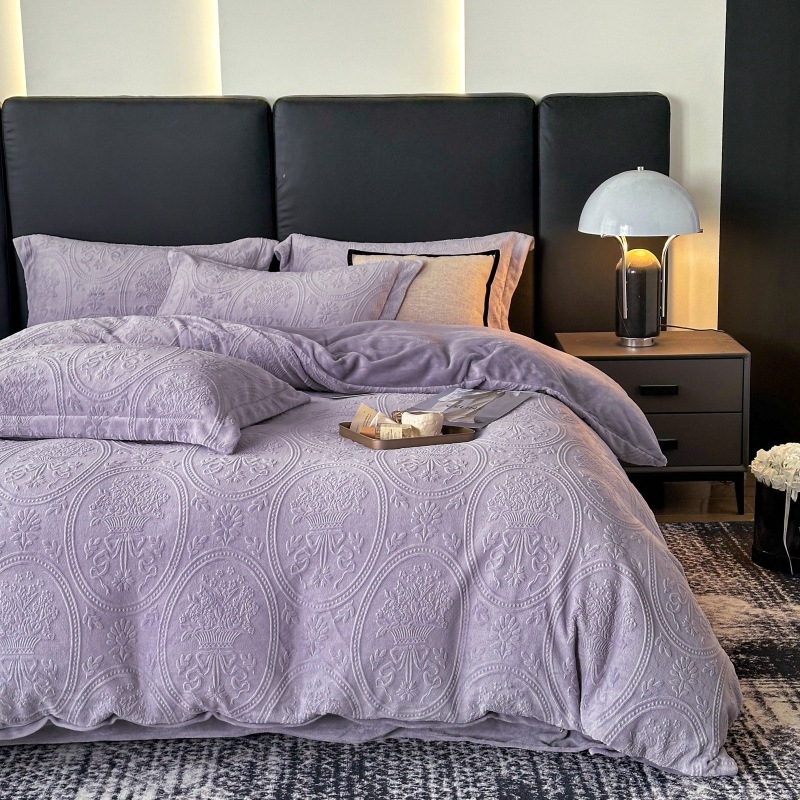 Tej-velúr ágyneműkészlet, négy darabos, jacquard quilt, növény mintázat, reaktív nyomtatás, súly 3000–3500 g, hercegnő stílus