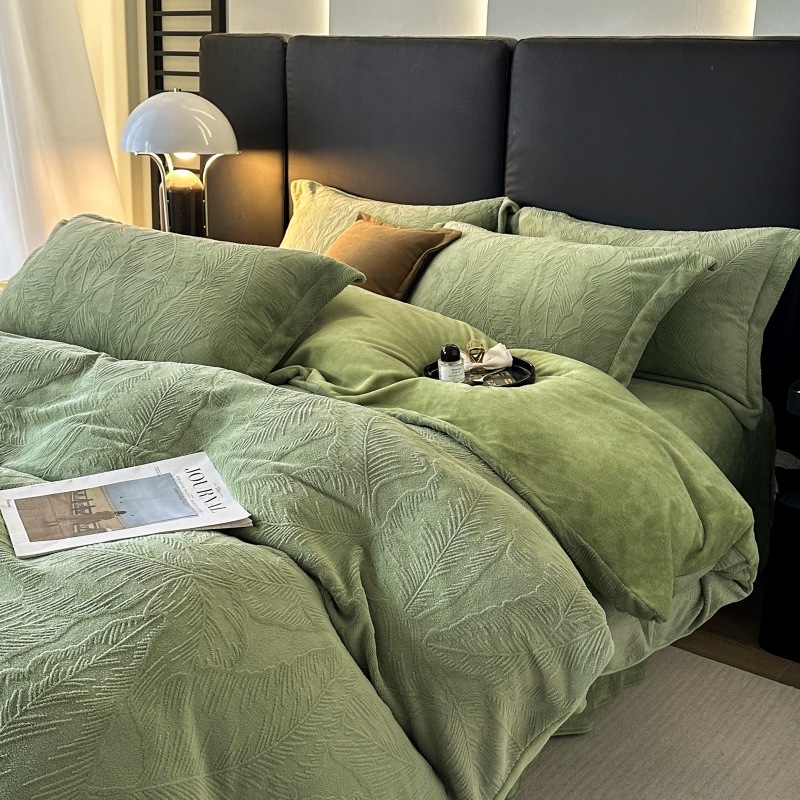 Tej-velúr ágyneműkészlet, négy darabos, jacquard quilt, növény mintázat, reaktív nyomtatás, súly 3000–3500 g, hercegnő stílus