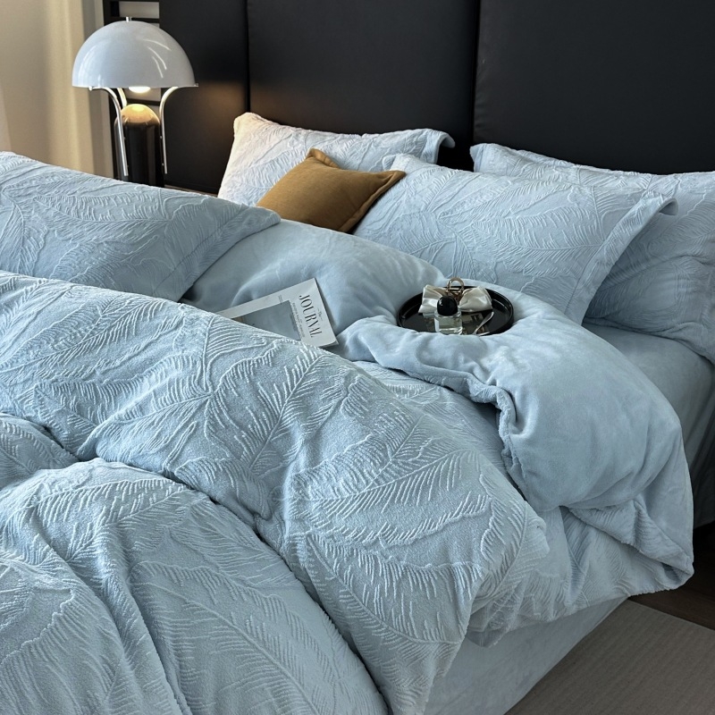 Tej-velúr ágyneműkészlet, négy darabos, jacquard quilt, növény mintázat, reaktív nyomtatás, súly 3000–3500 g, hercegnő stílus