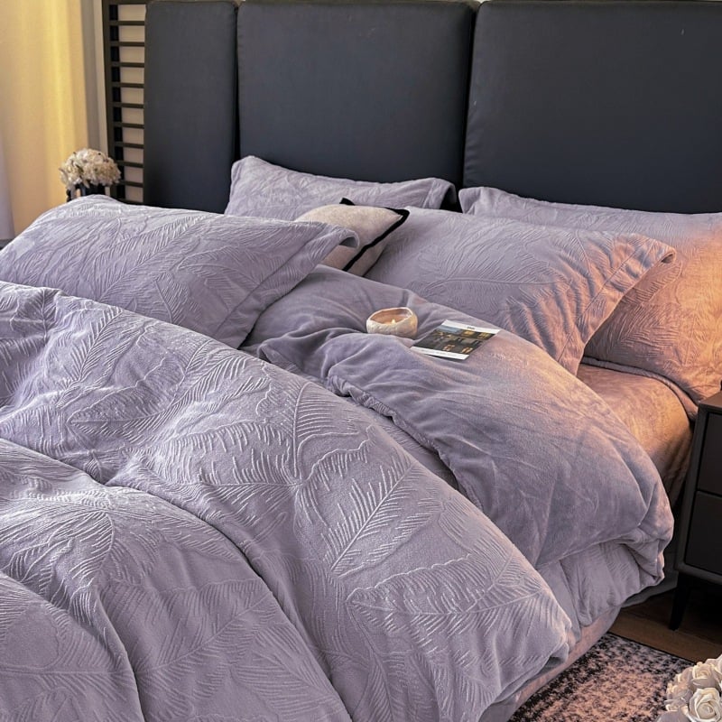 Tej-velúr ágyneműkészlet, négy darabos, jacquard quilt, növény mintázat, reaktív nyomtatás, súly 3000–3500 g, hercegnő stílus