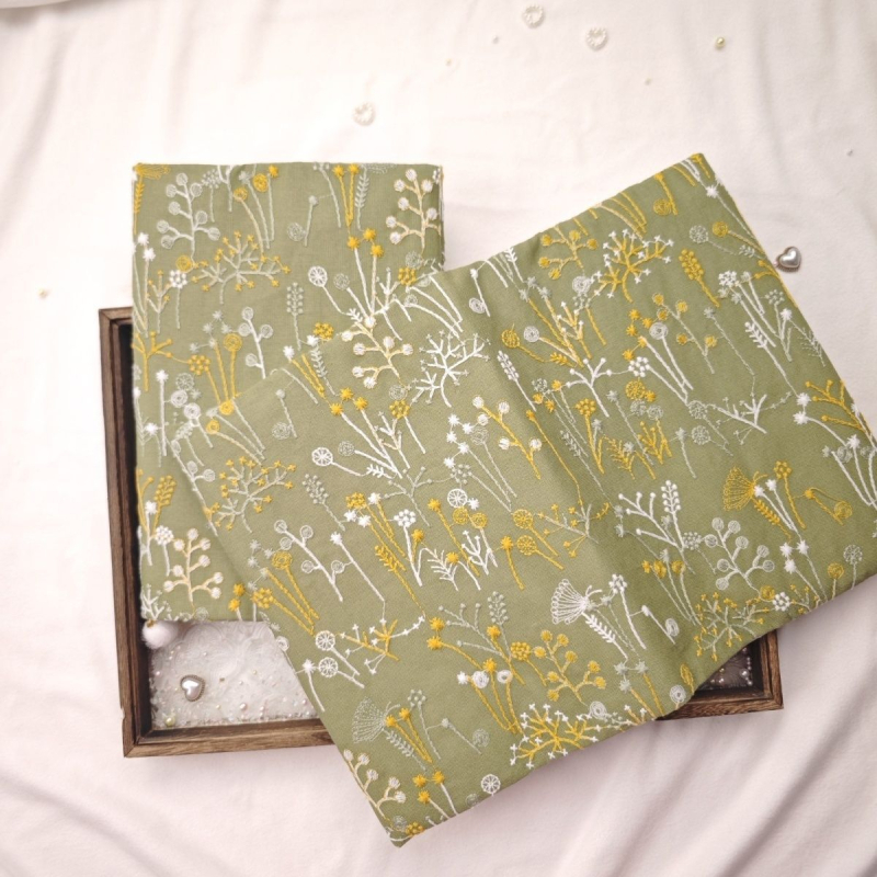 Kézzel készített textil könyvborító csipke szegéllyel, tervhez és heti naplóhoz; Import: Nem; Ajándék: Nem; IP engedély: Nem