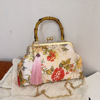 Večernja crossbody torbica inspirirana kineskim stilom, kapak s klipsom, vanjska strana u obliku školjke, poliester podstava