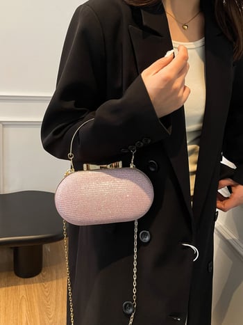 Geantă de seară cu lanț strălucitor și mână/pe umăr texturată, formă ovală, poliester, închidere cu lacăt, căptușeală din bumbac, exterior 3D, stil: femeie matură elegantă, Primăvara 2025