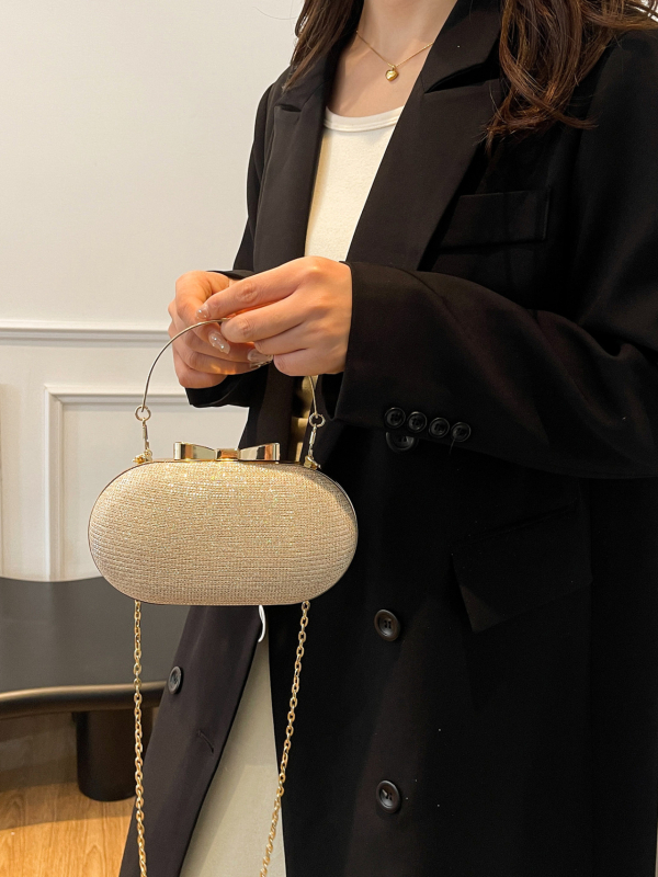 Geantă de seară cu lanț strălucitor și mână/pe umăr texturată, formă ovală, poliester, închidere cu lacăt, căptușeală din bumbac, exterior 3D, stil: femeie matură elegantă, Primăvara 2025