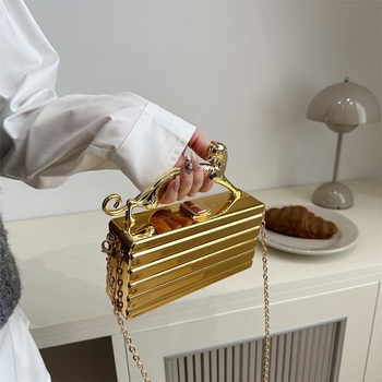 Geantă acrilică, formă orizontal pătrată, închidere cu șnur, buzunare interioare pentru telefon și ID