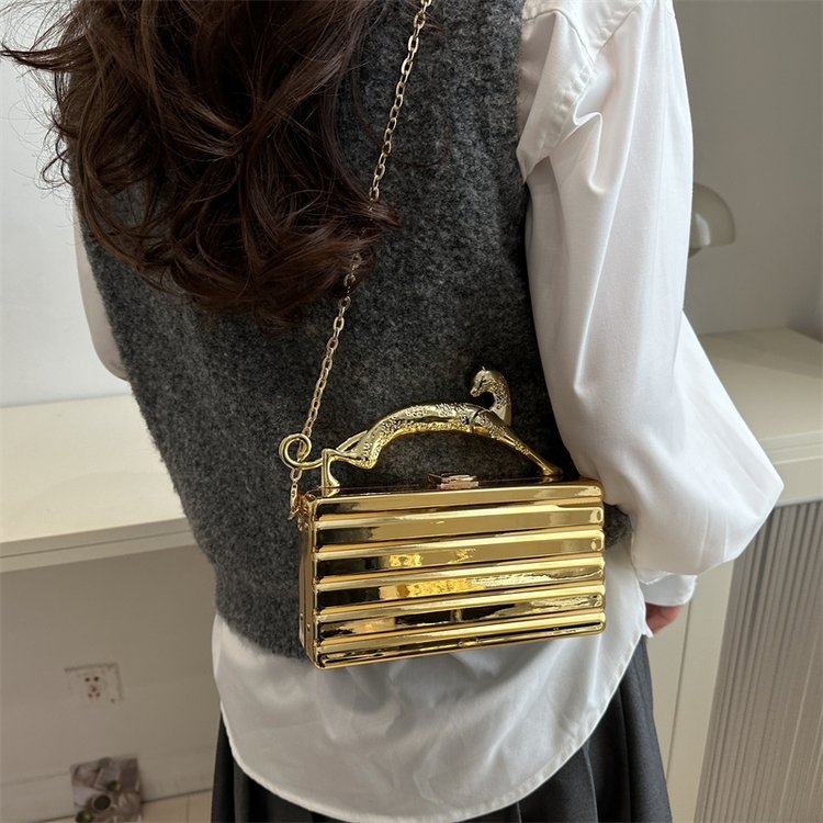 Geantă acrilică, formă orizontal pătrată, închidere cu șnur, buzunare interioare pentru telefon și ID