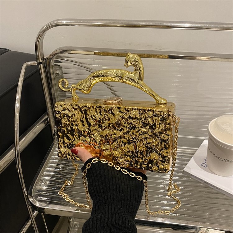 Geantă acrilică, formă orizontal pătrată, închidere cu șnur, buzunare interioare pentru telefon și ID