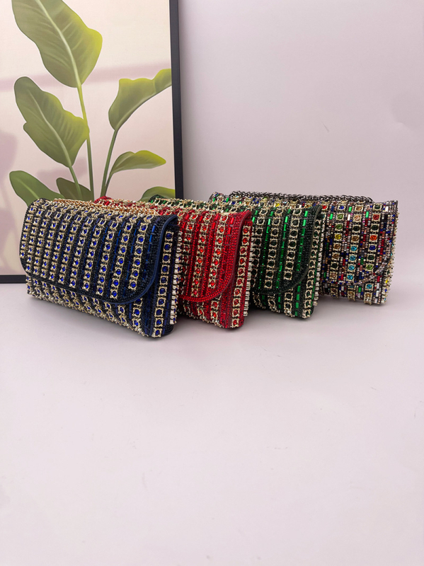 Jue xi PU kožna torbica s dijamantnim ukrasima, vodoravnog kvadratnog oblika, poklopac zatvaranja, lančana naramenica ili crossbody traka
