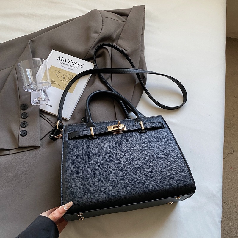 PU tote torba, horizontalnog kvadratnog oblika, zatvarač, velika kapaciteta, unutarnji pretinci: zip pretinac, pretinac za mobitel, pretinac za ID, brenda BMY&501, dvostruke ručke