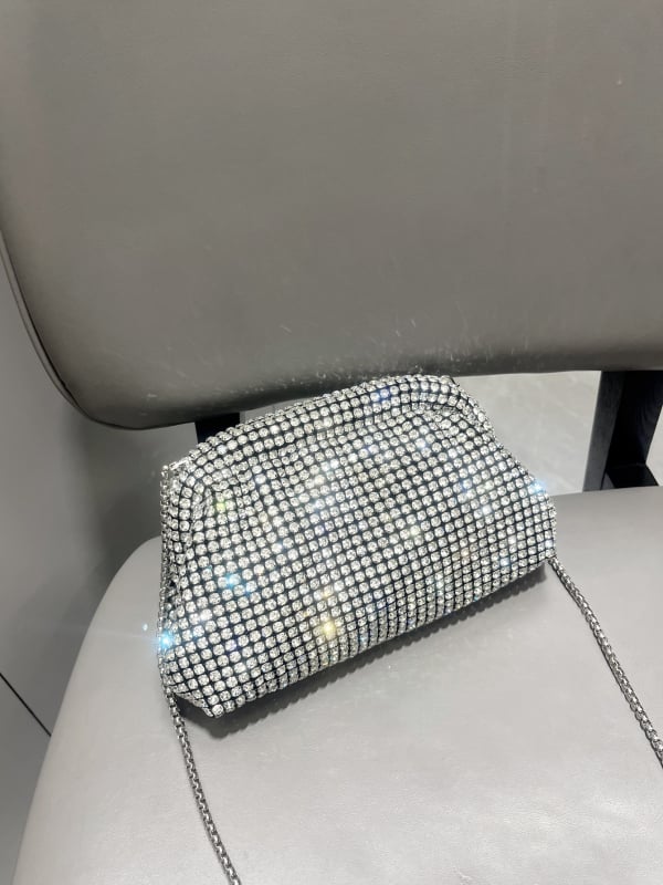 Geantă clutch cu strasuri, formă orizontală pătrată, închidere cu lacăt, căptușeală poliester, stil proaspăt și dulce.