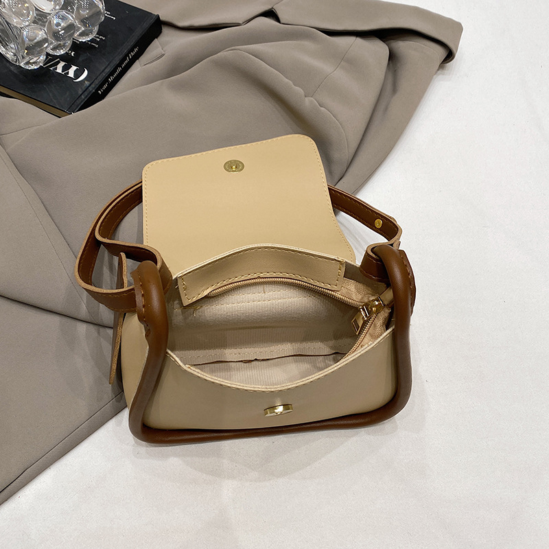 Ženska crossbody torba, korejski stil, gradski minimalistički dizajn, PU koža, horizontalno kvadratni oblik, magnetska kopča, džep za telefon