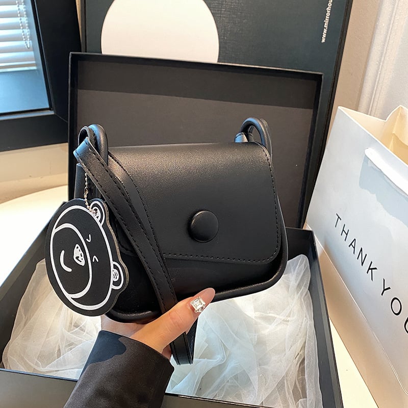 Ženska crossbody torba, korejski stil, gradski minimalistički dizajn, PU koža, horizontalno kvadratni oblik, magnetska kopča, džep za telefon