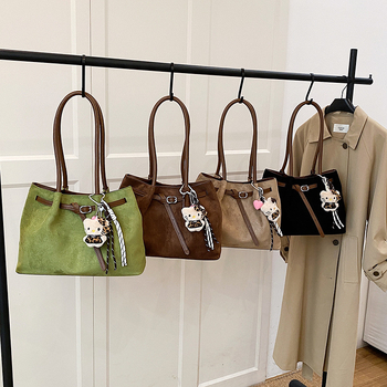 Дамска чанта‑торба за рамо с урбанистичен минималистичен стил, PU материал, хоризонтално правоъгълен силует, ципово отваряне, вътрешен джоб с цип