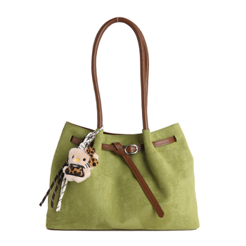 Дамска чанта‑торба за рамо с урбанистичен минималистичен стил, PU материал, хоризонтално правоъгълен силует, ципово отваряне, вътрешен джоб с цип