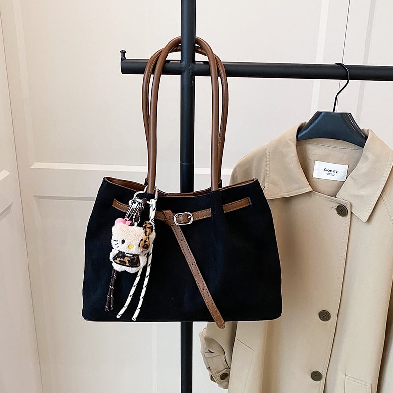 Дамска чанта‑торба за рамо с урбанистичен минималистичен стил, PU материал, хоризонтално правоъгълен силует, ципово отваряне, вътрешен джоб с цип