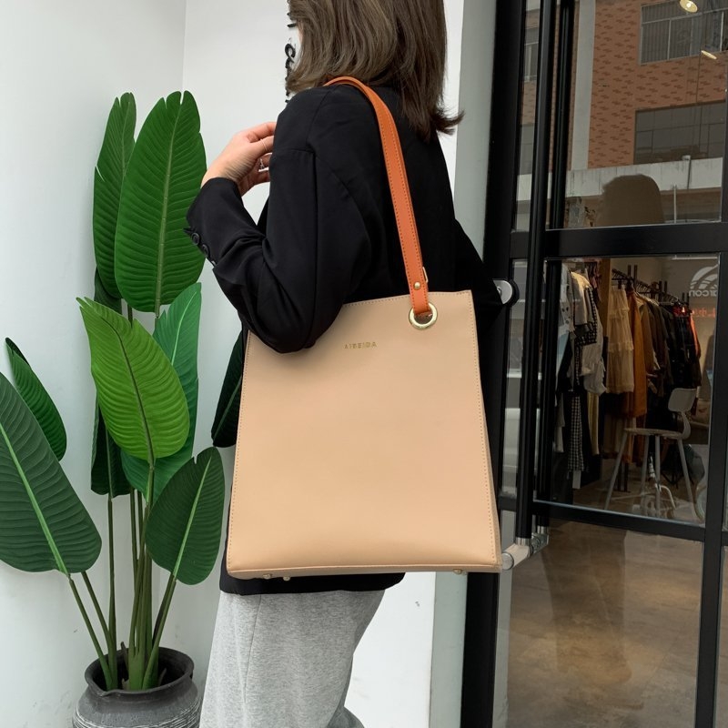 Ženska tote torba – PU materijal, Bucket bag stil, zatvaranje zatvaračem, podstava od sintetičke kože, za poslovno putovanje